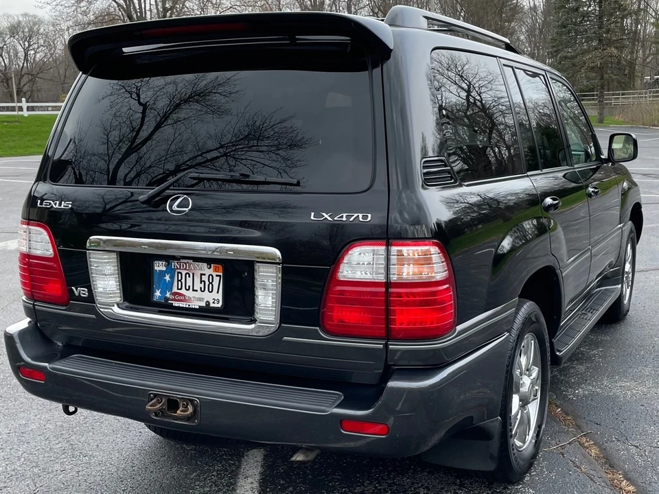 2005 Lexus LX 2nd Gen - Image 13 of 31