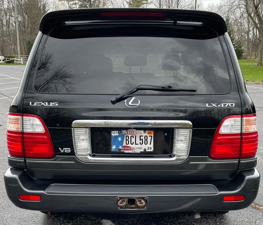 2005 Lexus LX 2nd Gen - Image 12 of 31