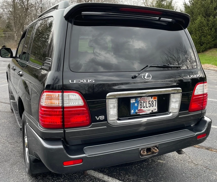 2005 Lexus LX 2nd Gen - Image 11 of 31