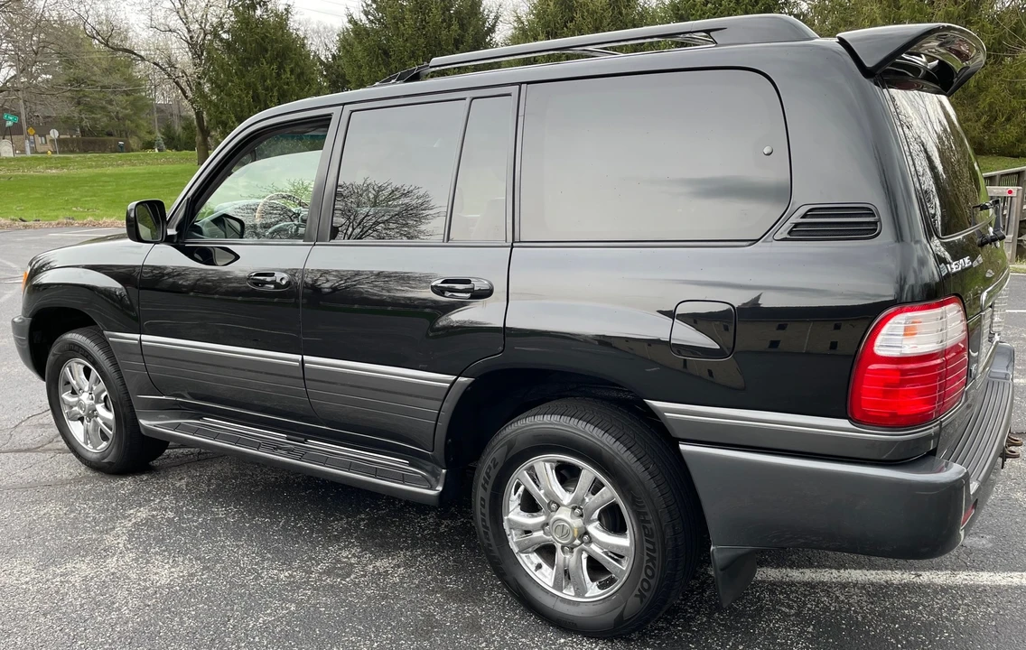 2005 Lexus LX 2nd Gen - Image 8 of 31