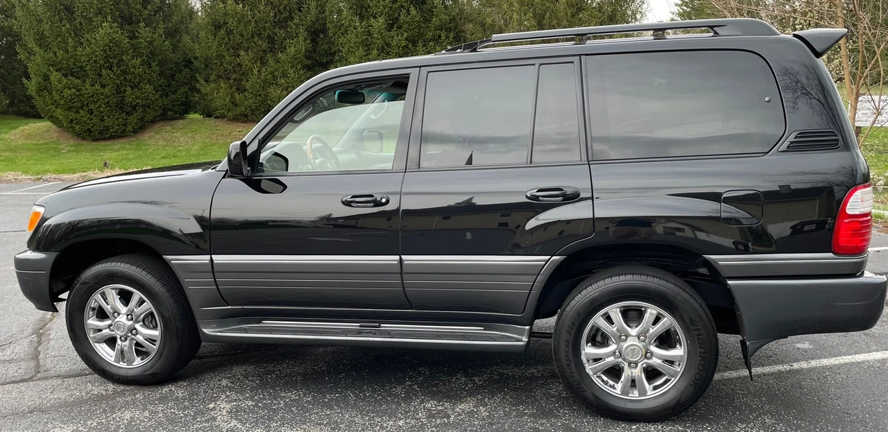 2005 Lexus LX 2nd Gen - Image 7 of 31