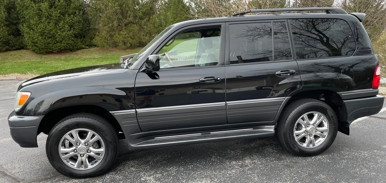 2005 Lexus LX 2nd Gen - Image 6 of 31