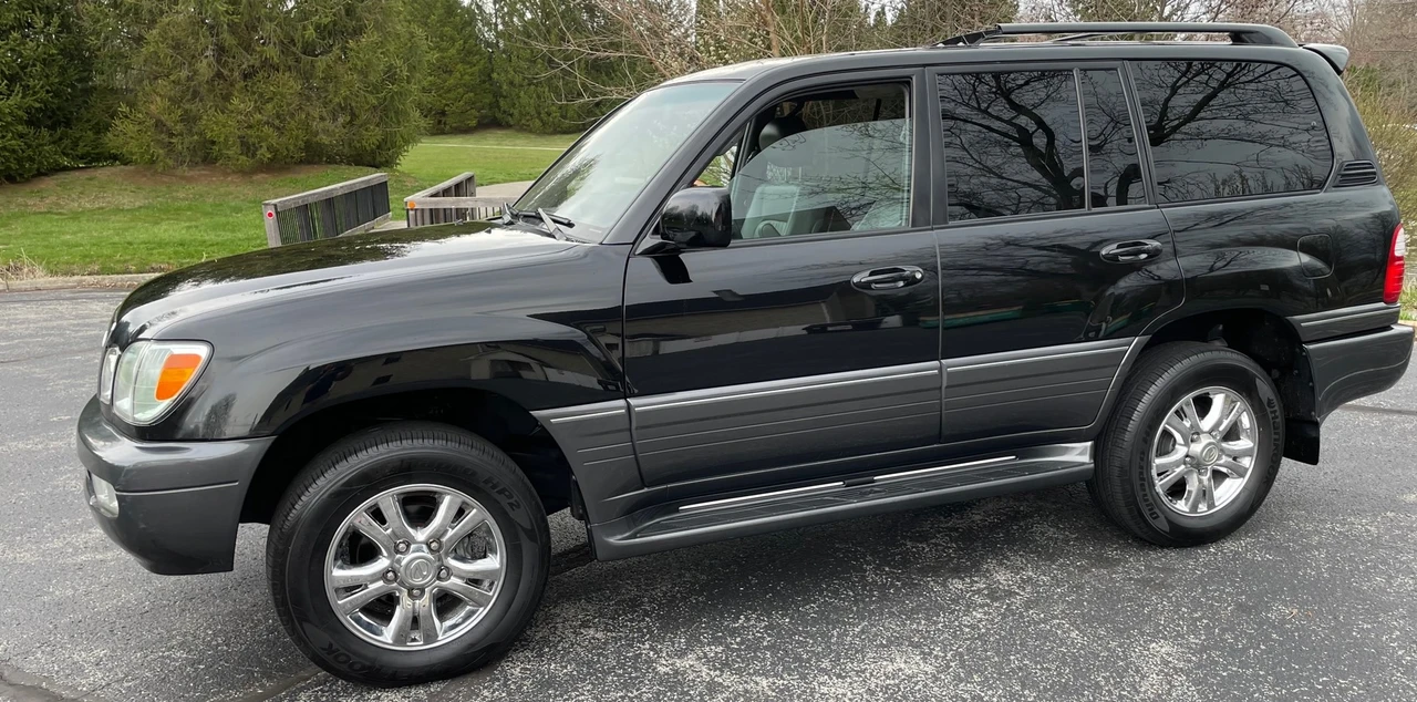 2005 Lexus LX 2nd Gen - Image 5 of 31