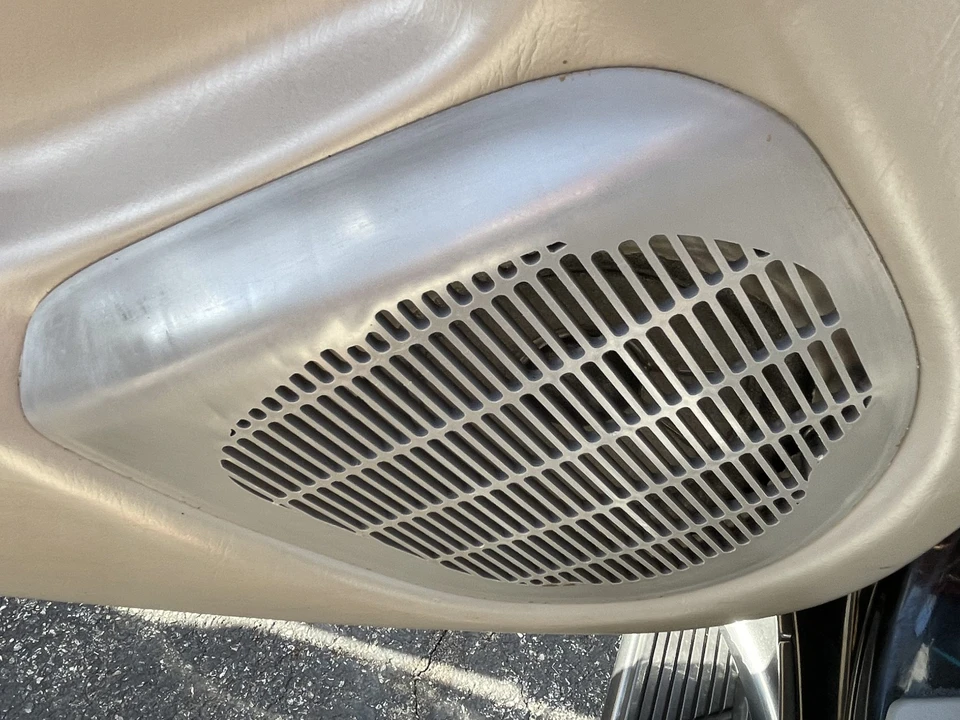 2005 Lexus LX 2nd Gen - Image 31 of 31