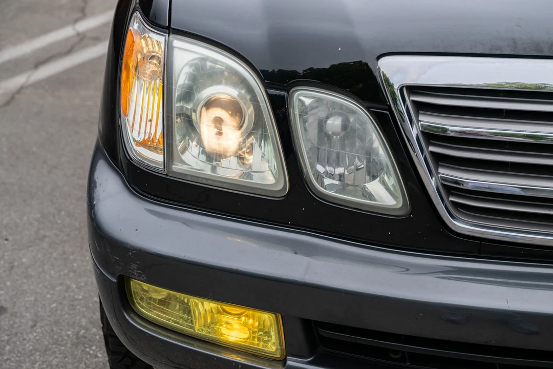 2005 Lexus LX 2nd Gen - Image 11 of 31