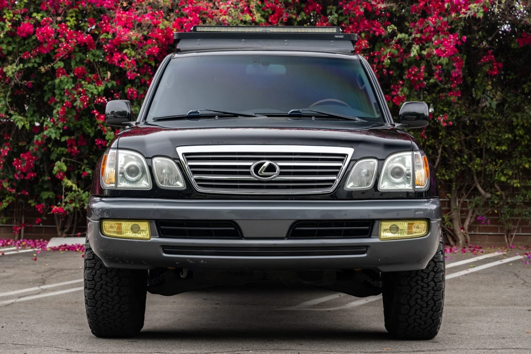 2005 Lexus LX 2nd Gen - Image 2 of 31
