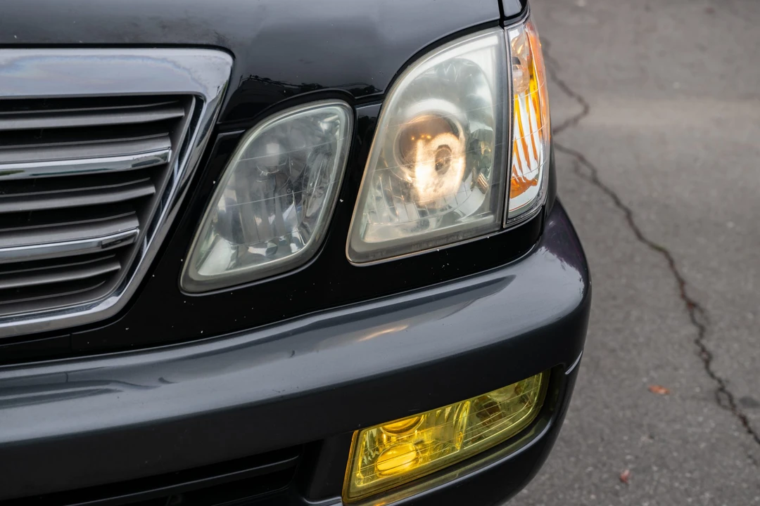 2005 Lexus LX 2nd Gen - Image 12 of 31
