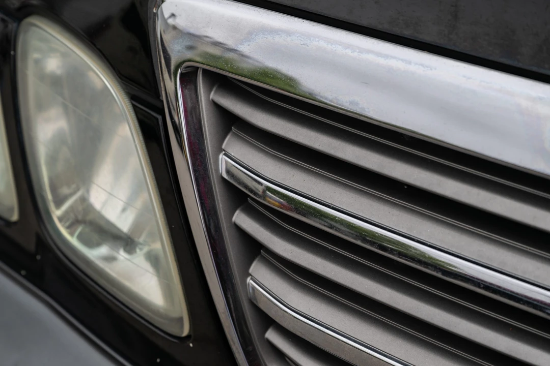 2005 Lexus LX 2nd Gen - Image 15 of 31