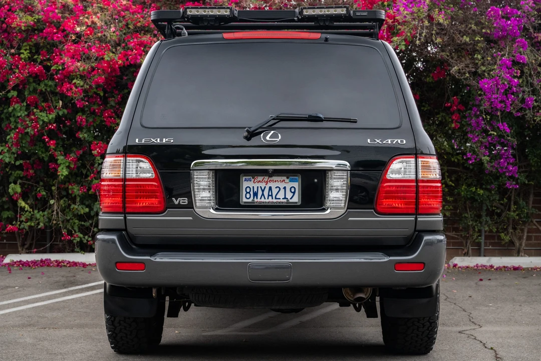 2005 Lexus LX 2nd Gen - Image 8 of 31
