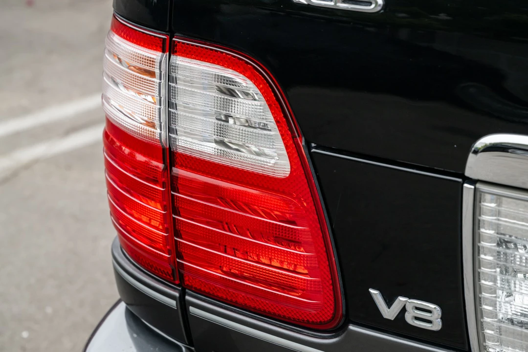 2005 Lexus LX 2nd Gen - Image 19 of 31