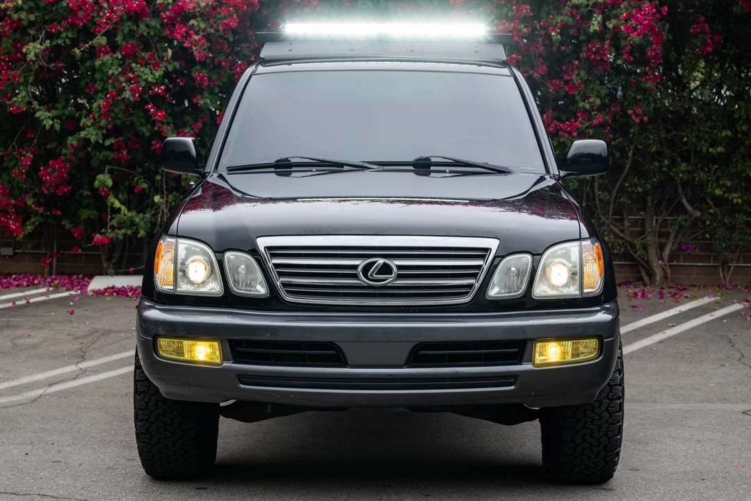 2005 Lexus LX 2nd Gen - Image 3 of 31