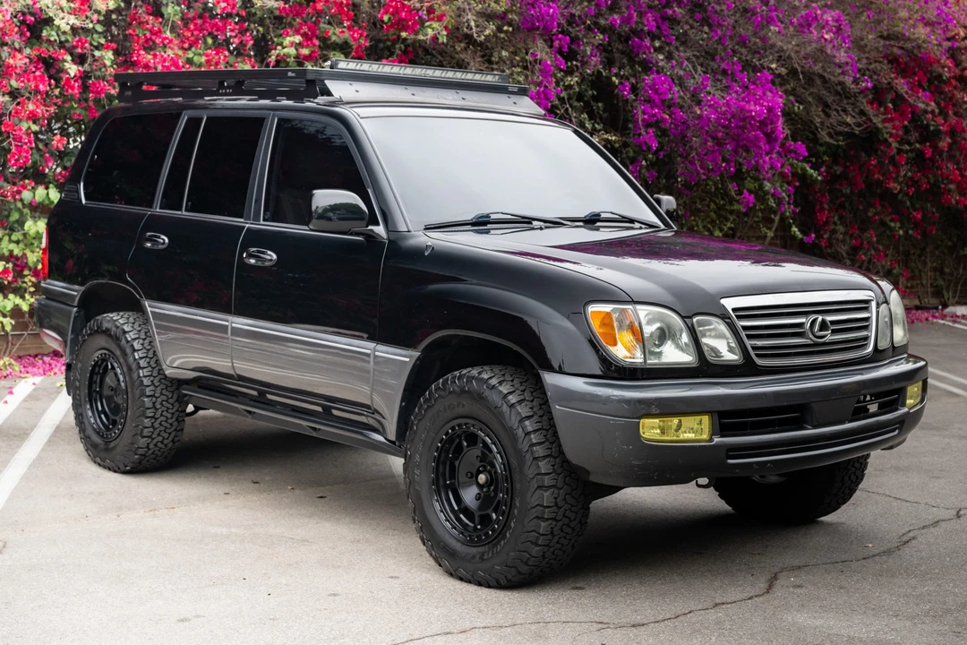 2005 Lexus LX 2nd Gen - Image 4 of 31