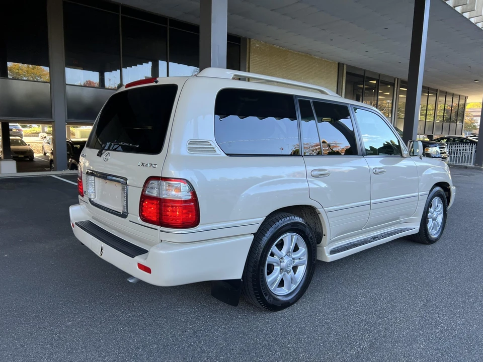 2005 Lexus LX 2nd Gen - Image 24 of 31