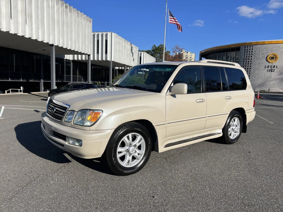 2005 Lexus LX 2nd Gen - Image 14 of 31