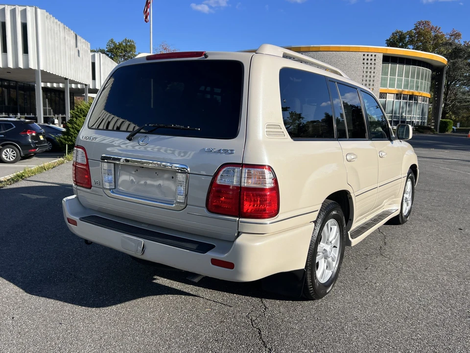 2005 Lexus LX 2nd Gen - Image 8 of 31