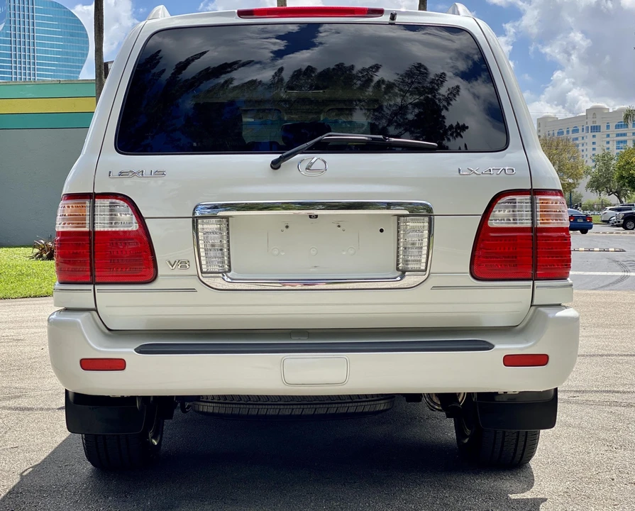 2005 Lexus LX 2nd Gen - Image 20 of 31