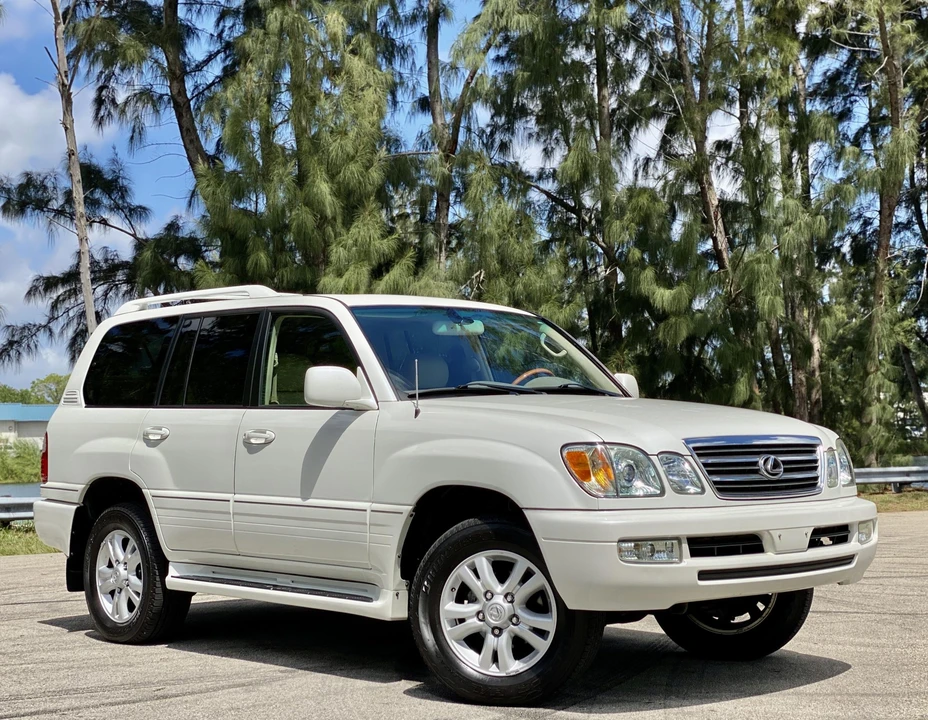2005 Lexus LX 2nd Gen - Image 29 of 31