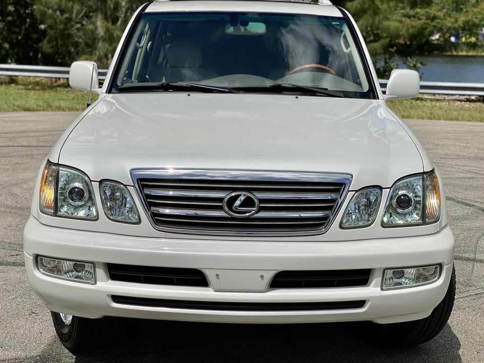 2005 Lexus LX 2nd Gen - Image 7 of 31