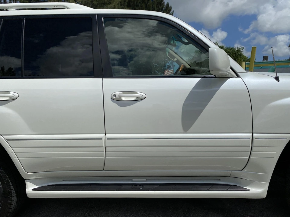 2005 Lexus LX 2nd Gen - Image 31 of 31