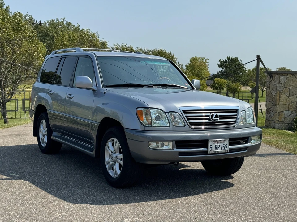 2005 Lexus LX 2nd Gen - Image 11 of 31