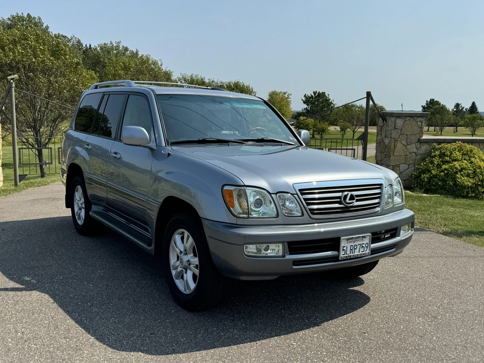 2005 Lexus LX 2nd Gen - Image 14 of 31