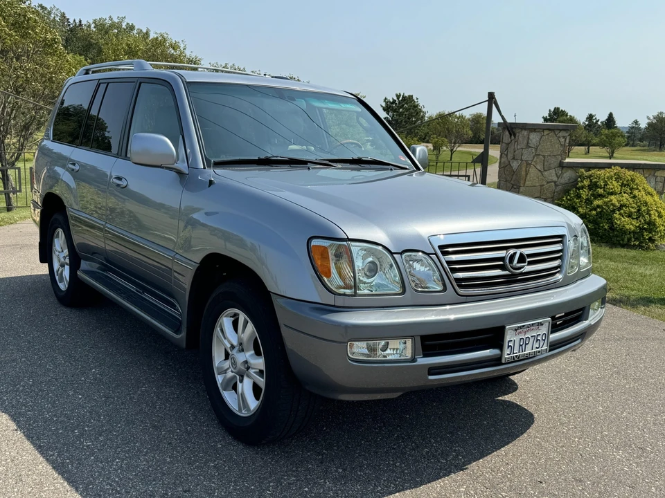 2005 Lexus LX 2nd Gen - Image 17 of 31