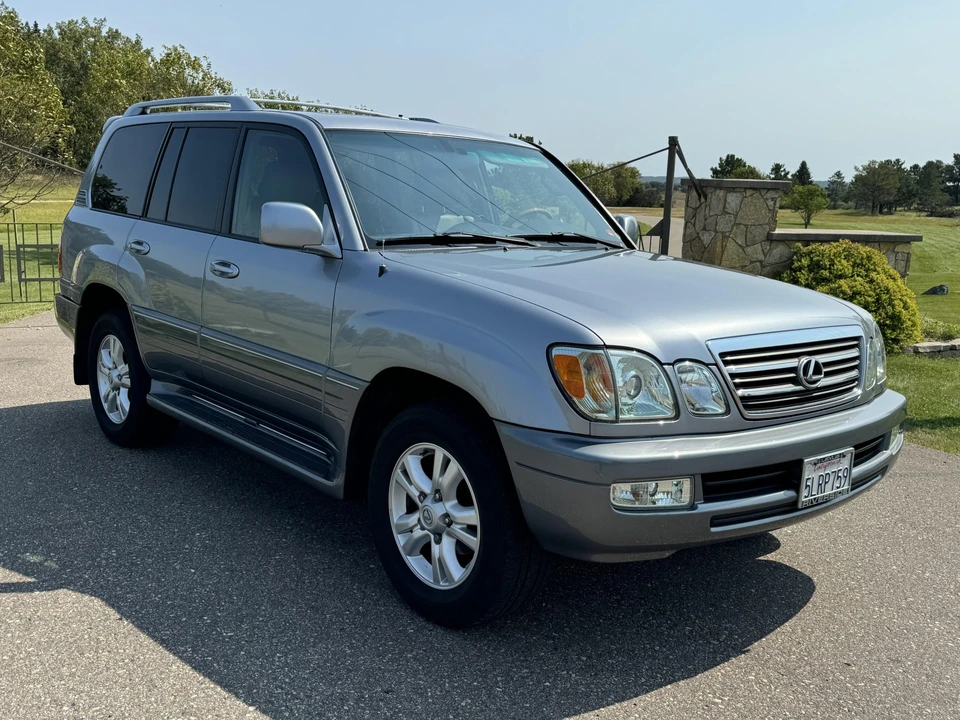 2005 Lexus LX 2nd Gen - Image 22 of 31