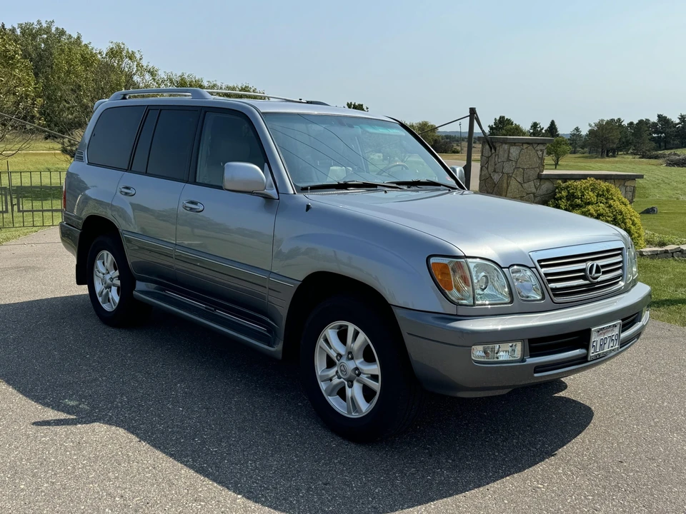 2005 Lexus LX 2nd Gen - Image 18 of 31