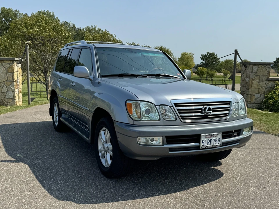 2005 Lexus LX 2nd Gen - Image 8 of 31