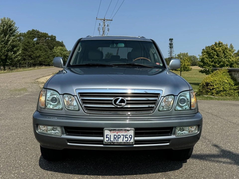 2005 Lexus LX 2nd Gen - Image 4 of 31