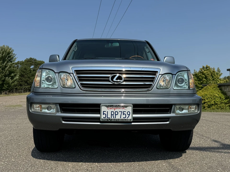 2005 Lexus LX 2nd Gen - Image 3 of 31