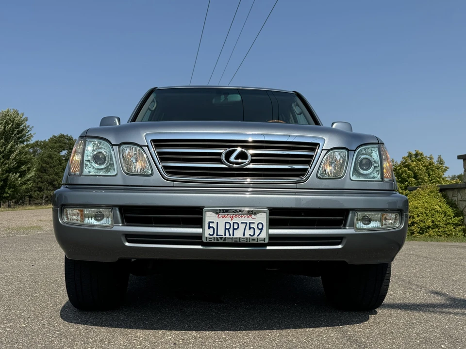 2005 Lexus LX 2nd Gen - Image 5 of 31