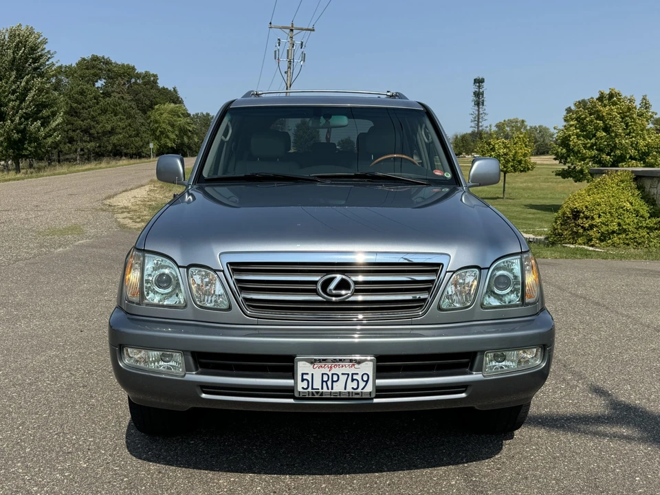 2005 Lexus LX 2nd Gen - Image 2 of 31