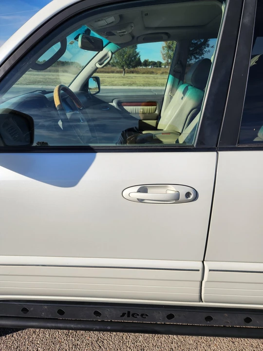 2005 Lexus LX 2nd Gen - Image 24 of 31