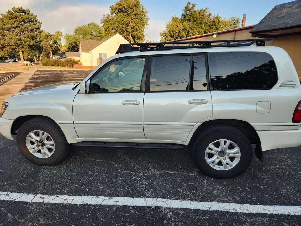 2005 Lexus LX 2nd Gen - Image 12 of 31
