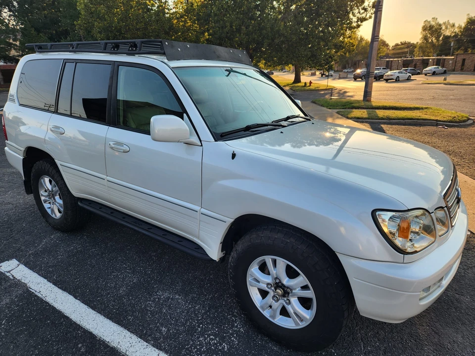 2005 Lexus LX 2nd Gen - Image 4 of 31