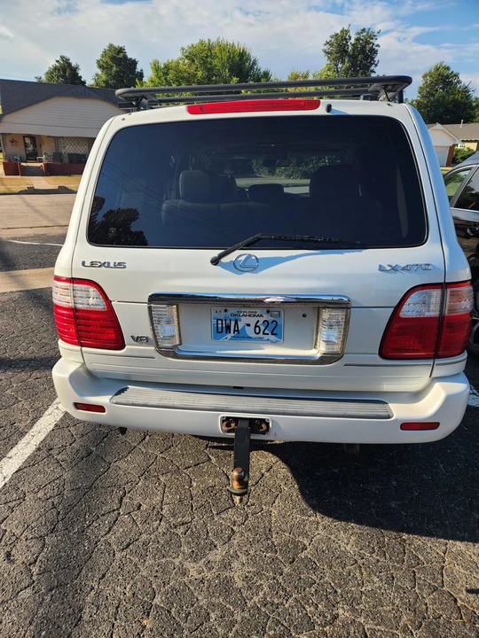 2005 Lexus LX 2nd Gen - Image 10 of 31