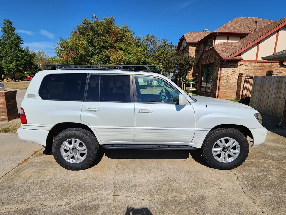 2005 Lexus LX 2nd Gen - Image 5 of 31