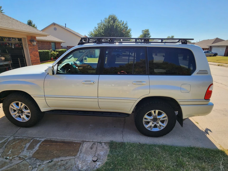 2005 Lexus LX 2nd Gen - Image 13 of 31