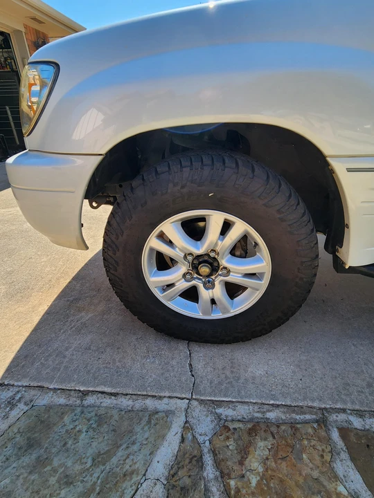 2005 Lexus LX 2nd Gen - Image 31 of 31