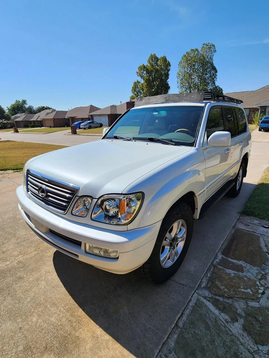 2005 Lexus LX 2nd Gen - Image 2 of 31