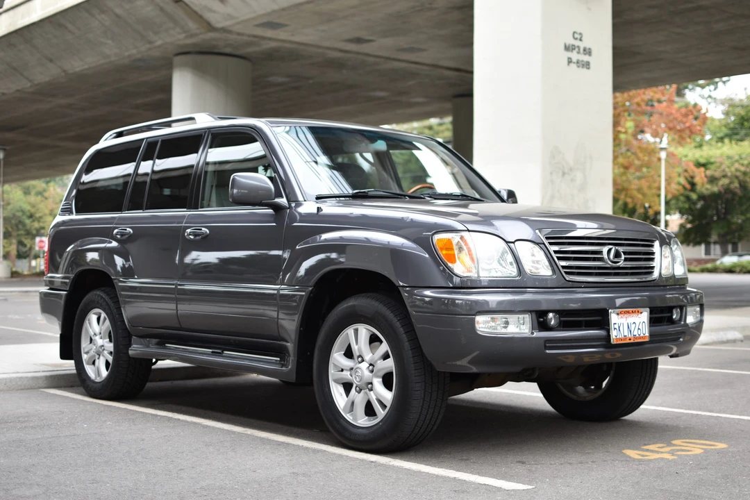 2005 Lexus LX 2nd Gen - Image 8 of 31