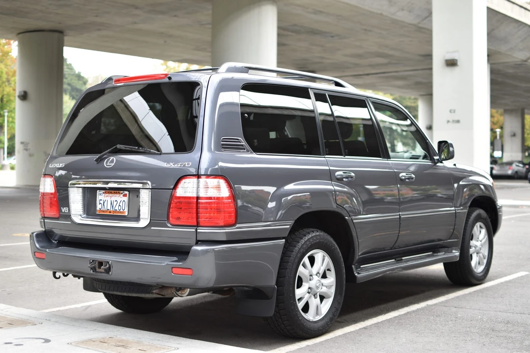 2005 Lexus LX 2nd Gen - Image 6 of 31