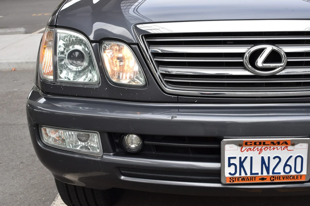 2005 Lexus LX 2nd Gen - Image 10 of 31