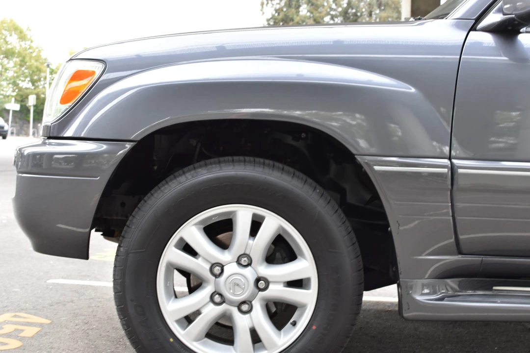2005 Lexus LX 2nd Gen - Image 22 of 31