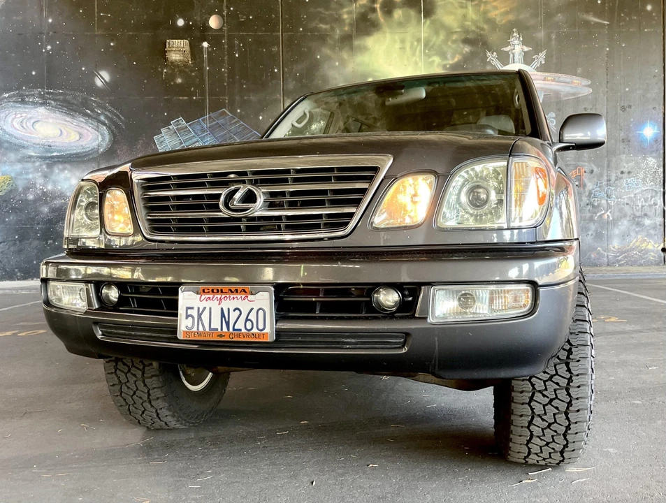 2005 Lexus LX 2nd Gen - Image 28 of 31