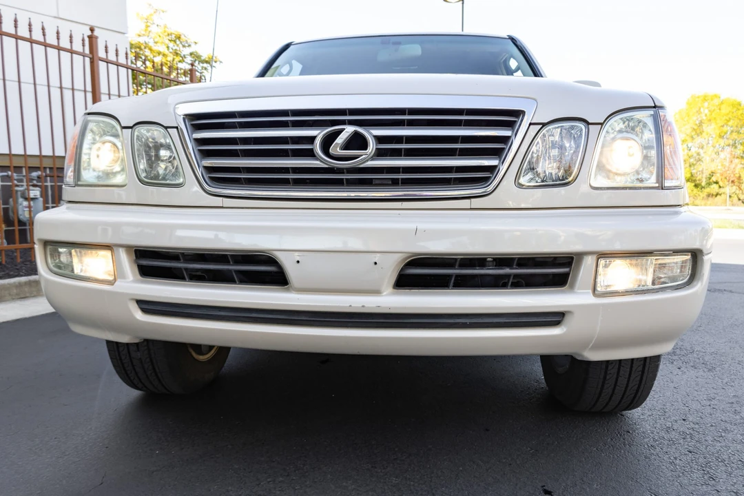 2005 Lexus LX 2nd Gen - Image 6 of 31