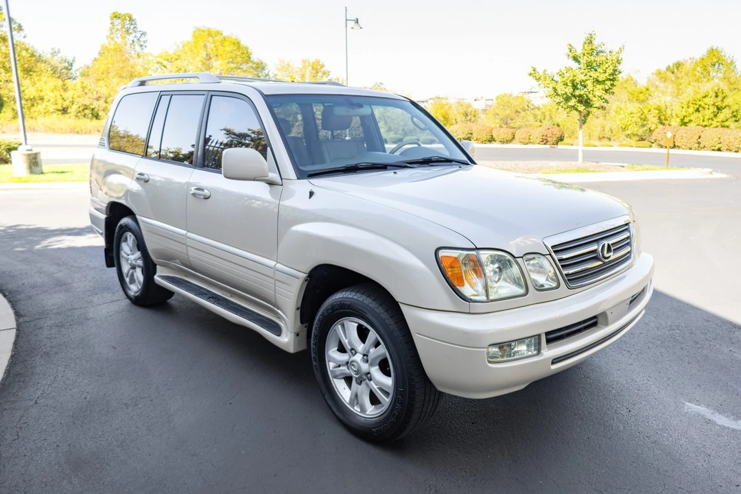 2005 Lexus LX 2nd Gen - Image 8 of 31