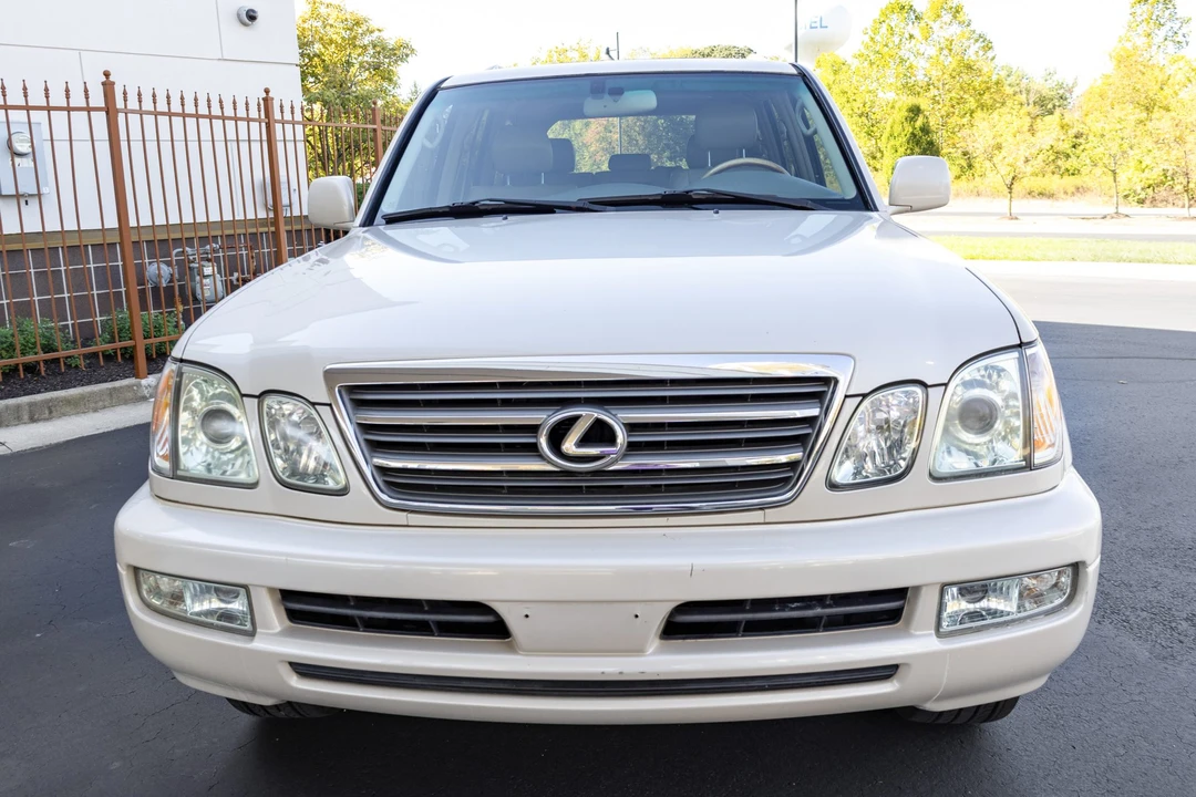 2005 Lexus LX 2nd Gen - Image 5 of 31
