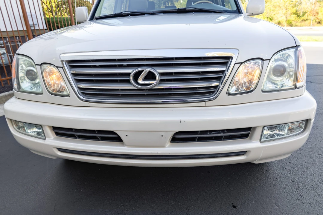 2005 Lexus LX 2nd Gen - Image 14 of 31